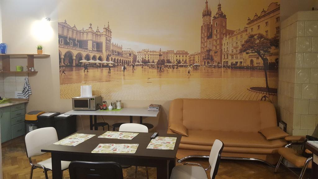 Smocza Jama Hostel Краков Экстерьер фото