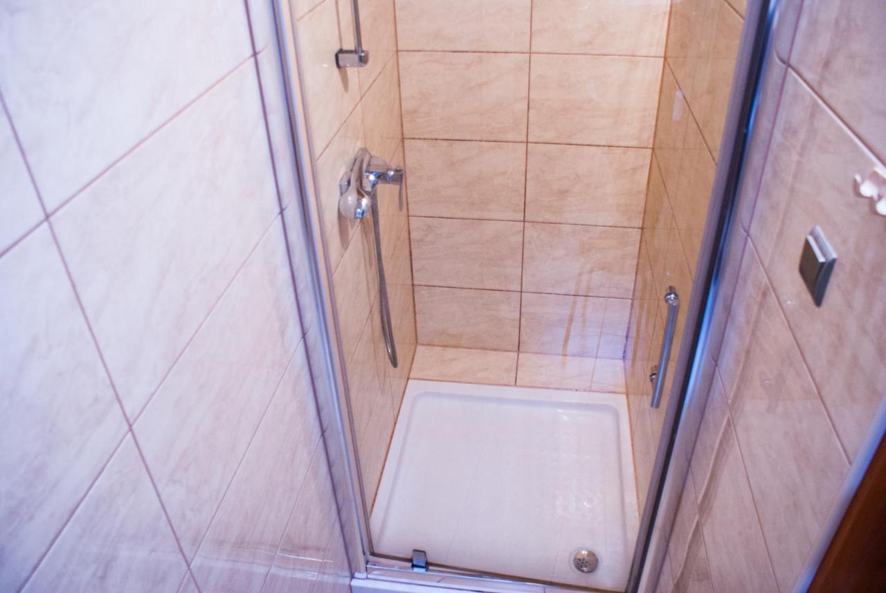 Smocza Jama Hostel Краков Экстерьер фото