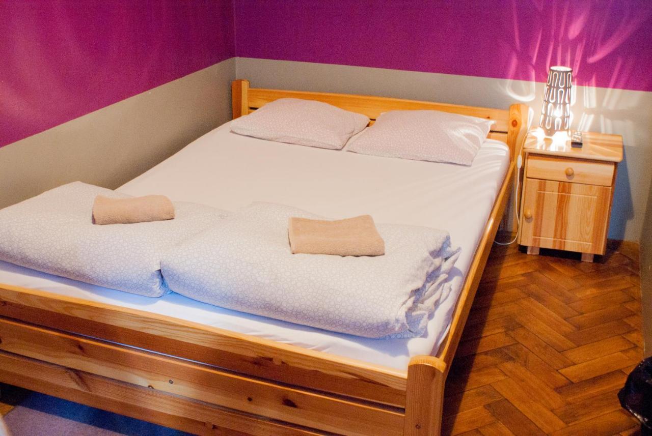 Smocza Jama Hostel Краков Экстерьер фото