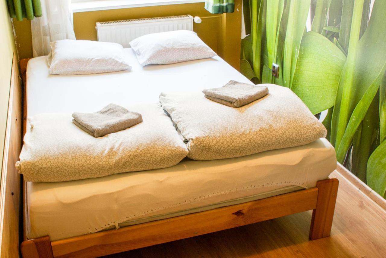 Smocza Jama Hostel Краков Экстерьер фото