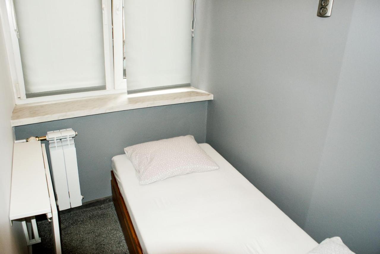 Smocza Jama Hostel Краков Экстерьер фото